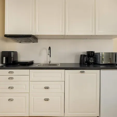 Wyjatkowe Z Balkonem 350 M Od Plazy By Renters Miedzywodzie